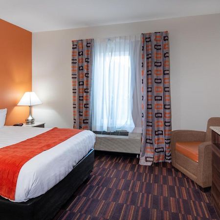 Home Away Kitchen Suites Enid Екстериор снимка