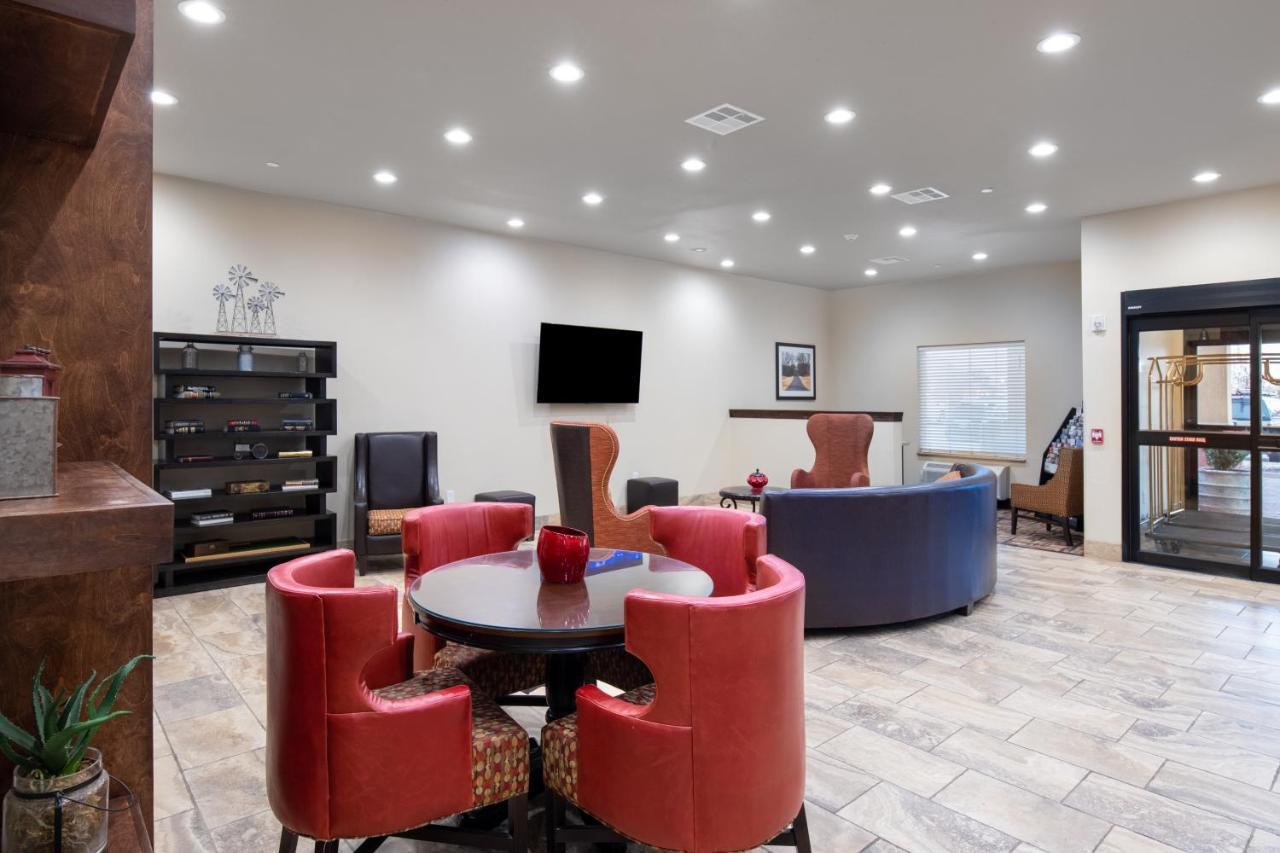 Home Away Kitchen Suites Enid Екстериор снимка