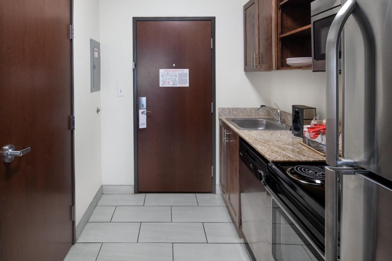 Home Away Kitchen Suites Enid Екстериор снимка