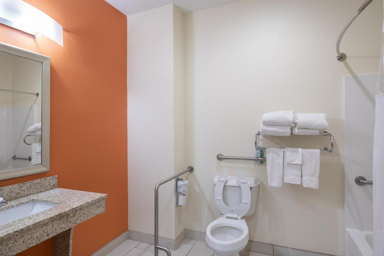 Home Away Kitchen Suites Enid Екстериор снимка